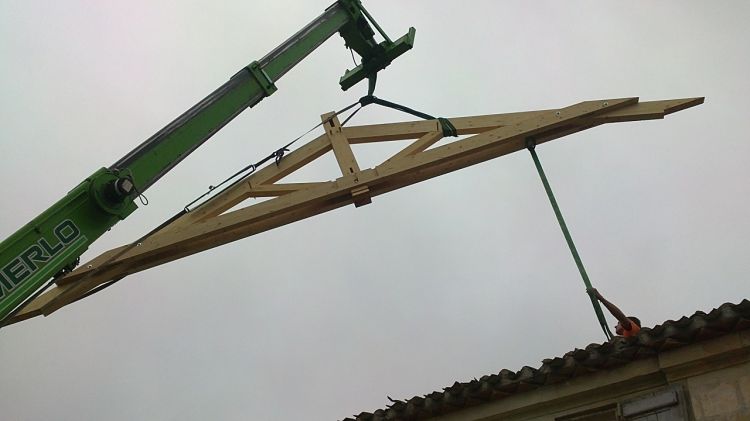 levage d'une charpente bois traditionnelle Leognan 33850