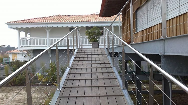Construction pacerelle bois exotique bassin d'arcachon.