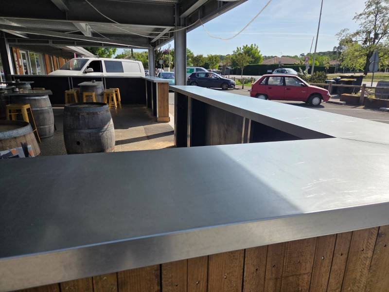  Surface de bar en tôle galvanisée