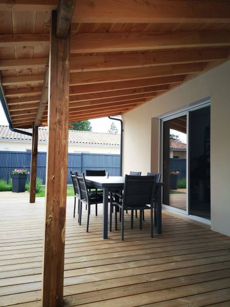 Pergola en bois sur mesure sur la commune de La Brède 33650