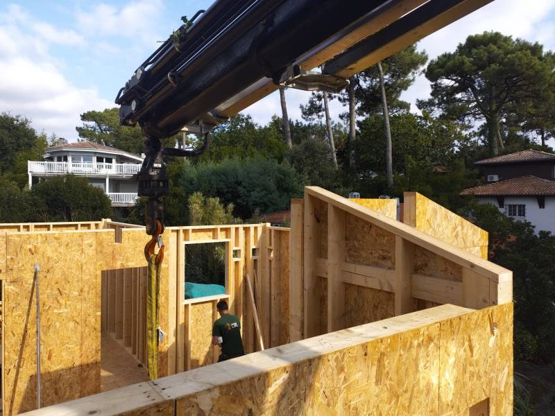 Surélévation en bois sur la commune La Teste-de-Buch : Une Construction Durable et Esthétique